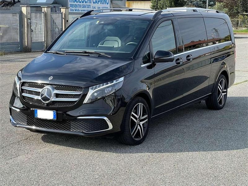 Usata Mercedes V250 Premium 190 CV (139 kW) 2023 Nero Monovolume