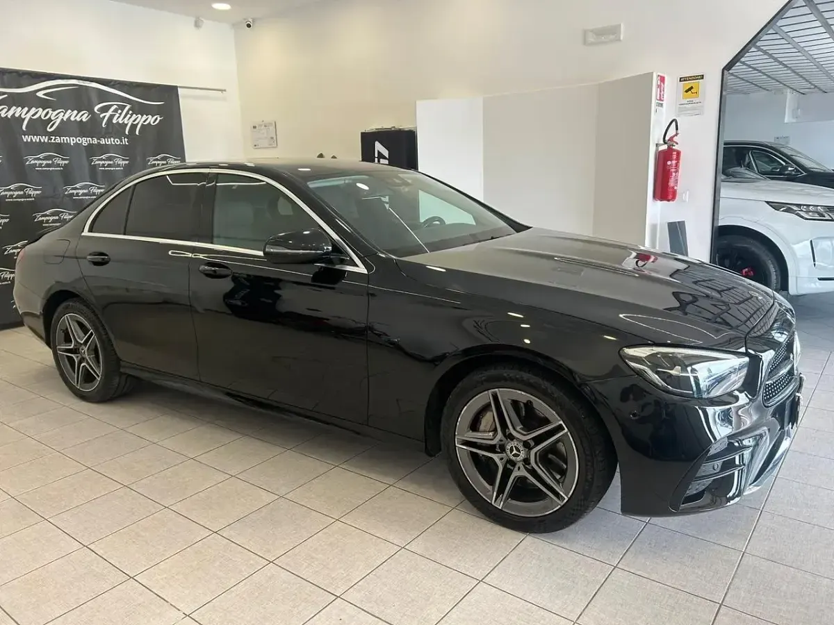 Usata Mercedes E300 Premium Plus 194 CV (142 kW) 2021 Nero Berlina