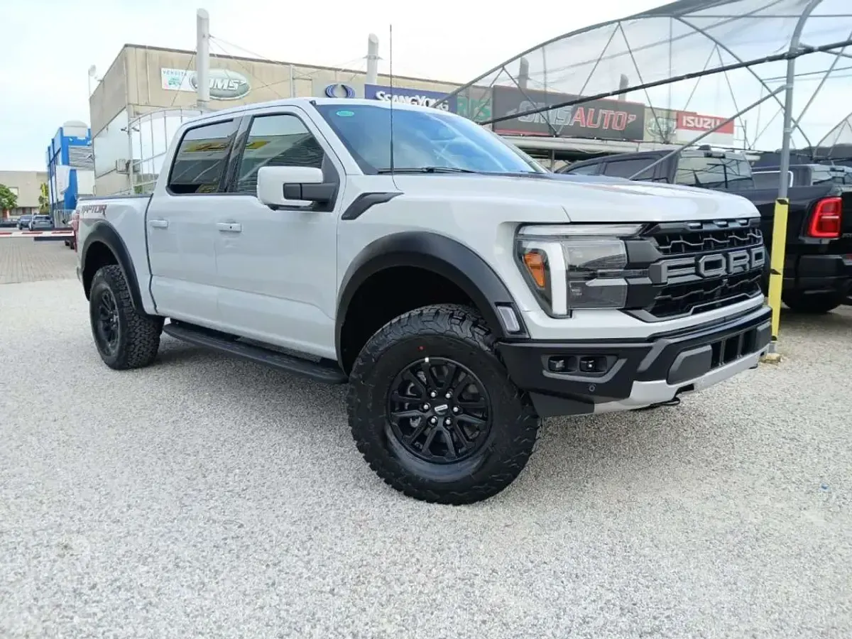 Ny Ford F-150 Raptor 462 HK (339 kW) 2026 Avalanche Pickup / Ladvogn