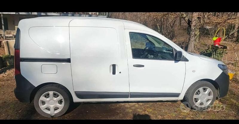 Usata Dacia Dokker Ambiance 90 CV (66 kW) 2018 Bianco Monovolume