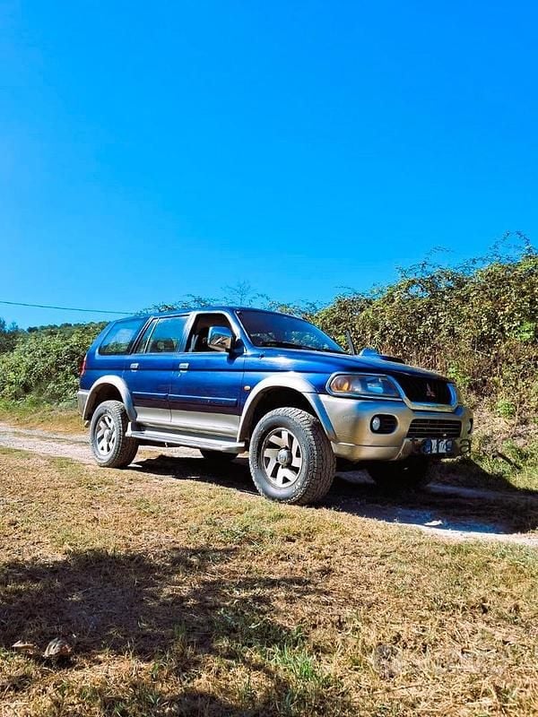 Usata Mitsubishi Pajero Sport 2000 Blu SUV