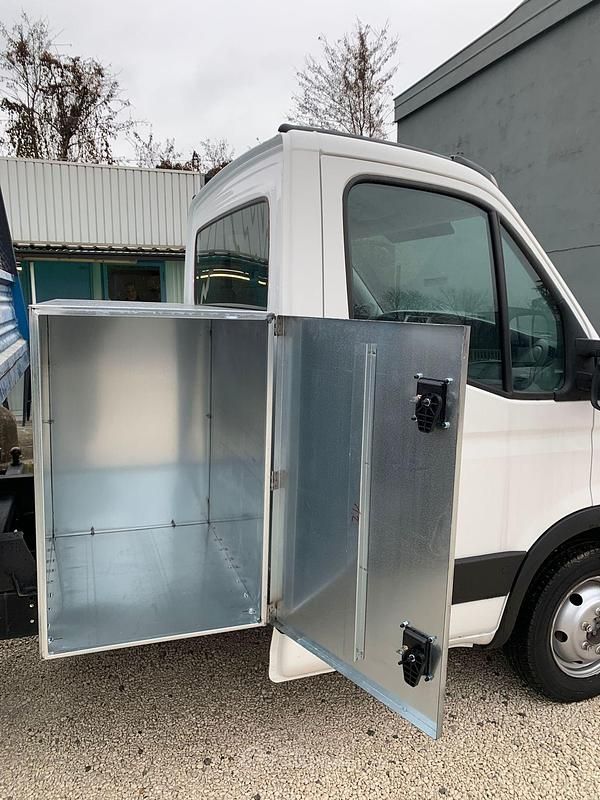 Usata Iveco Daily 95 CV (69 kW) 2011