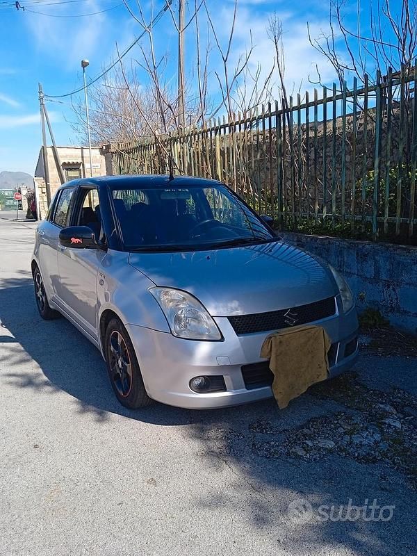 Usata Suzuki Swift 70 CV (51 kW) 2006 Grigio Utilitaria