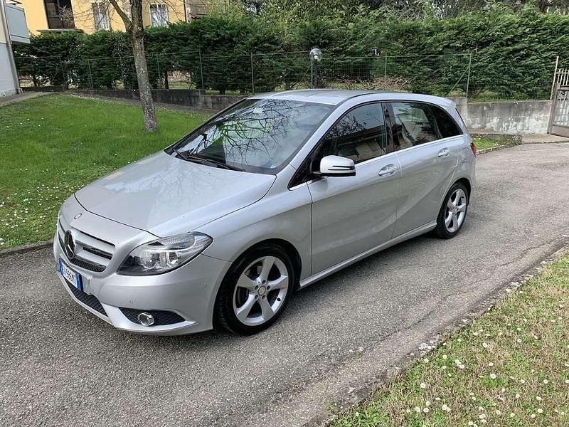 Usata Mercedes B180 Premium 109 CV (80 kW) 2013 Utilitaria