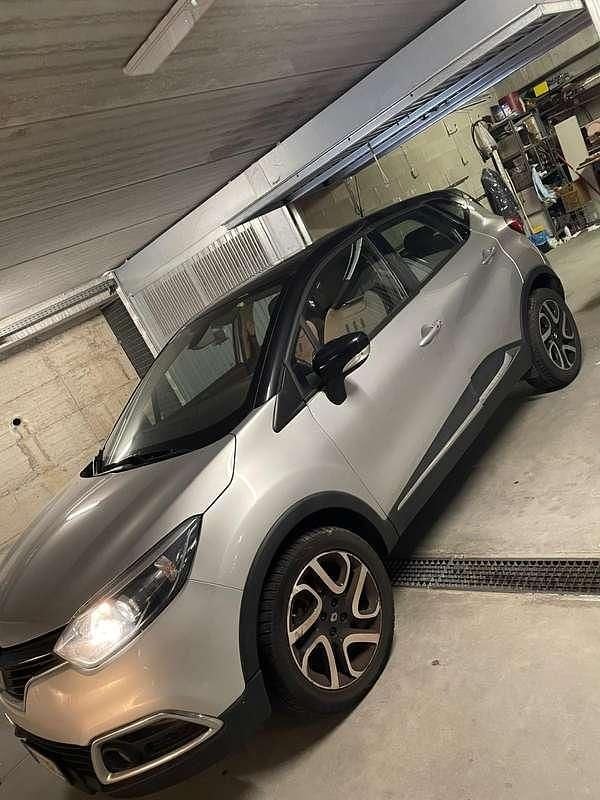 Usata Renault Captur Intens 120 CV (88 kW) 2016 Argento SUV