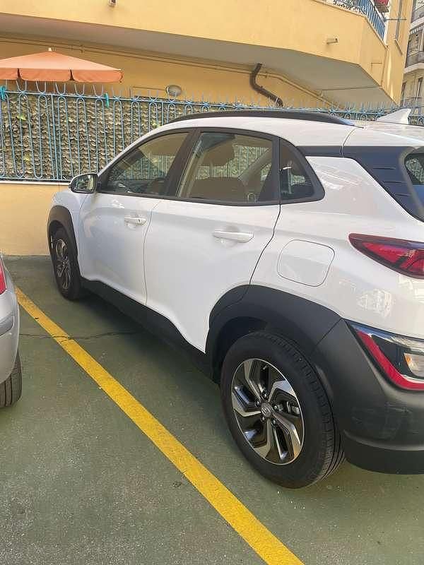 Usata Hyundai Kona 105 CV (77 kW) 2022 Bianco SUV