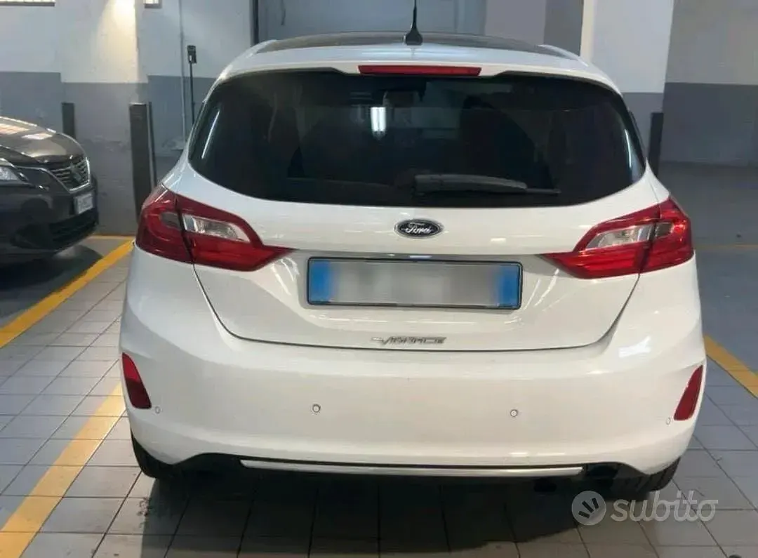 Usata Ford Fiesta 100 CV (73 kW) 2018 Bianco Utilitaria