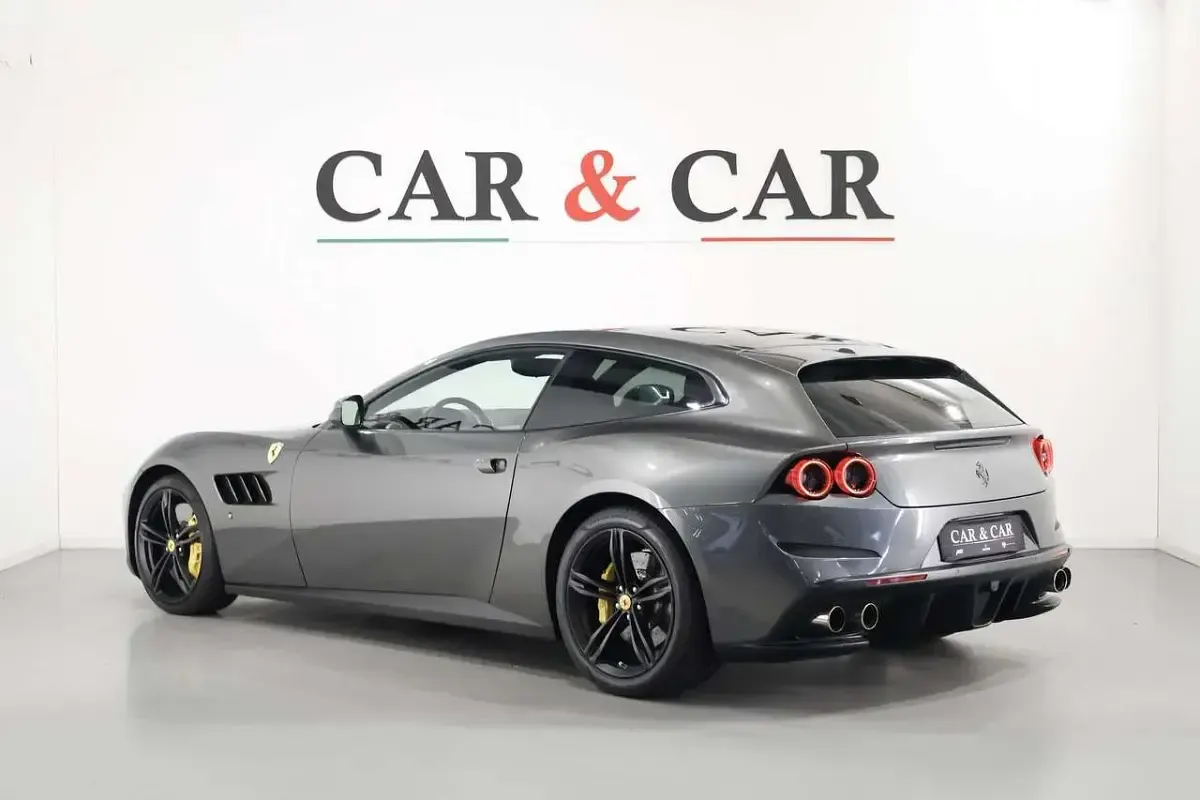 Usata Ferrari GTC4Lusso 689 CV (506 kW) 2018 Grigio Station wagon