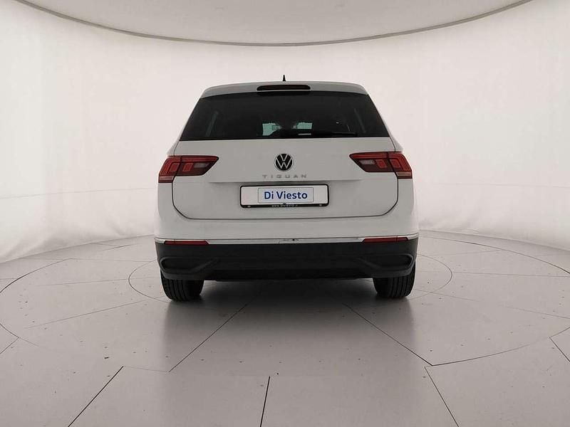 Usata VW Tiguan Life 131 CV (96 kW) 2022 Pure white SUV