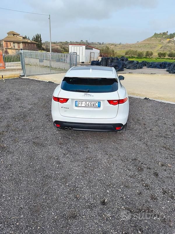 Usata Jaguar F-Pace 180 CV (132 kW) 2016 Bianco SUV