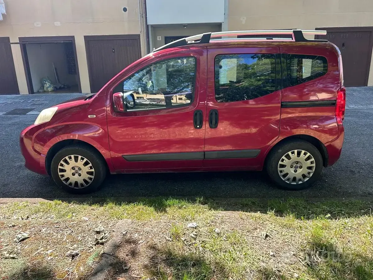 Usata Fiat Fiorino Trekking 77 CV (56 kW) 2010 Rosso Monovolume