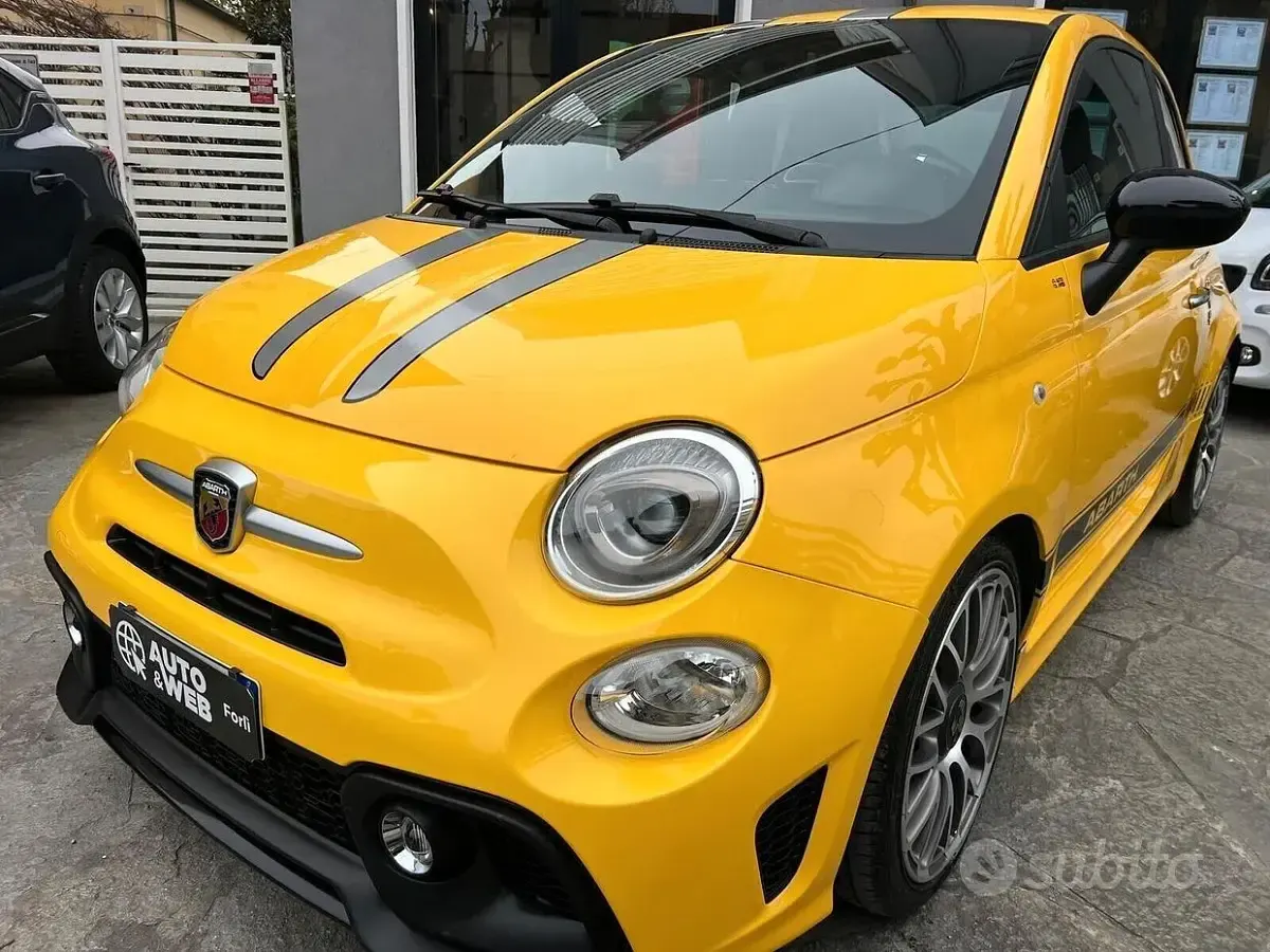Usata Abarth 595C Pista 165 CV (121 kW) 2020 Giallo Cabrio