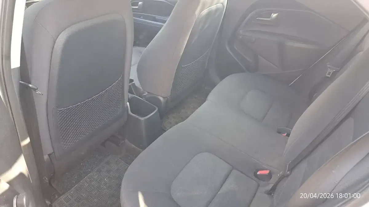 Usado Kia Rio Active 86 HP (63 kW) 2014 Sedan