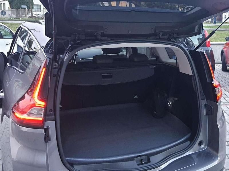 Usata Renault Grand Scénic IV 140 CV (102 kW) 2019 Grigio Monovolume