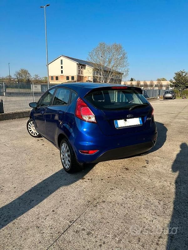 Usata Ford Fiesta Titanium 2016 Blu Utilitaria