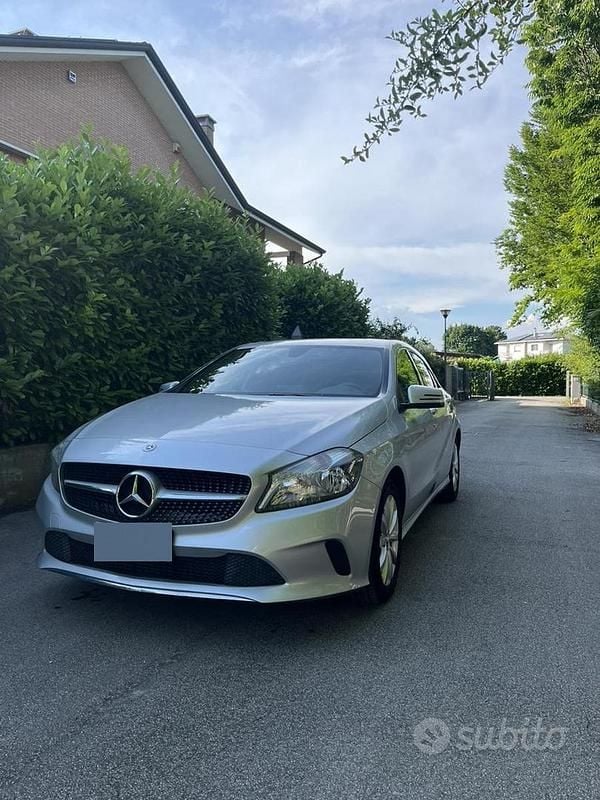 Usata Mercedes A160 Business 90 CV (66 kW) 2018 Grigio Berlina