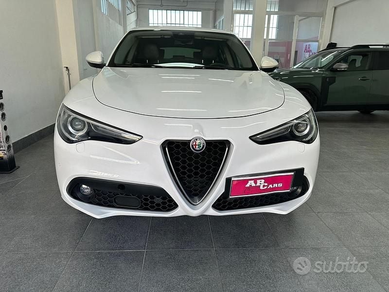 Usata Alfa Romeo Stelvio Executive 180 CV (132 kW) 2018 Bianco SUV