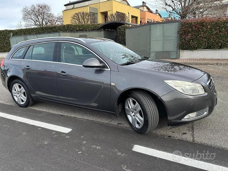 Grigio Usata 2011 Opel Insignia Station wagon | 1900 € (Super prezzo) - Immagine 1/4