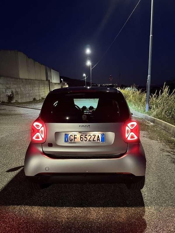Usata Smart ForTwo Coupé 41 kW (56 CV) 2021 Utilitaria