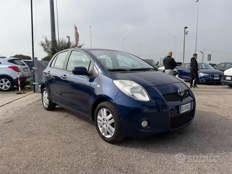 Usata Toyota Yaris Sol 90 CV (66 kW) 2007 Utilitaria