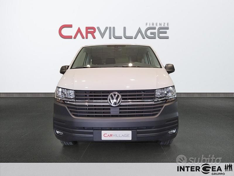 Usata VW Caravelle Trendline 150 CV (110 kW) 2023 Bianco Monovolume