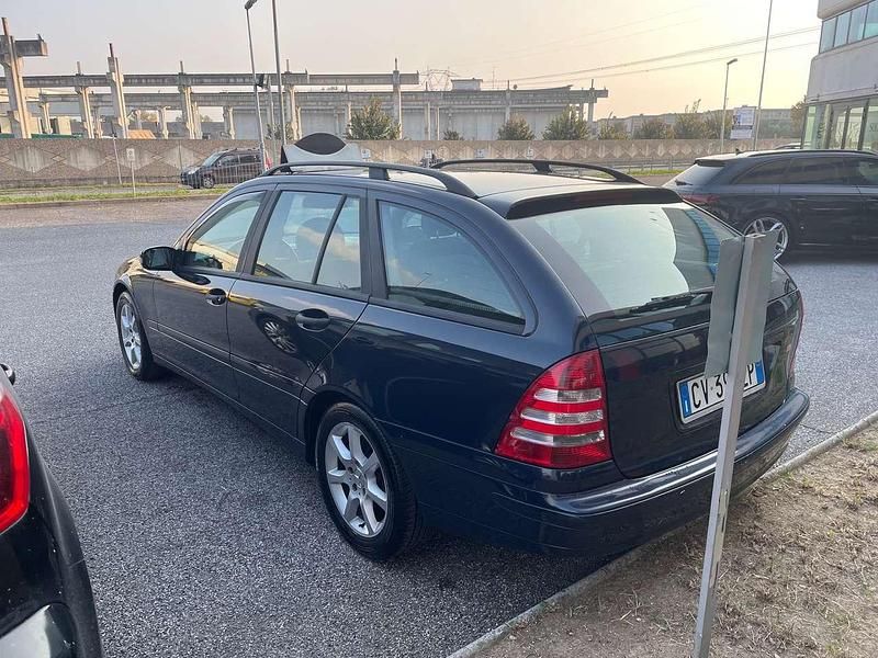 Usata Mercedes C220 Classic 150 CV (110 kW) 2005 Blu/azzurro Station wagon