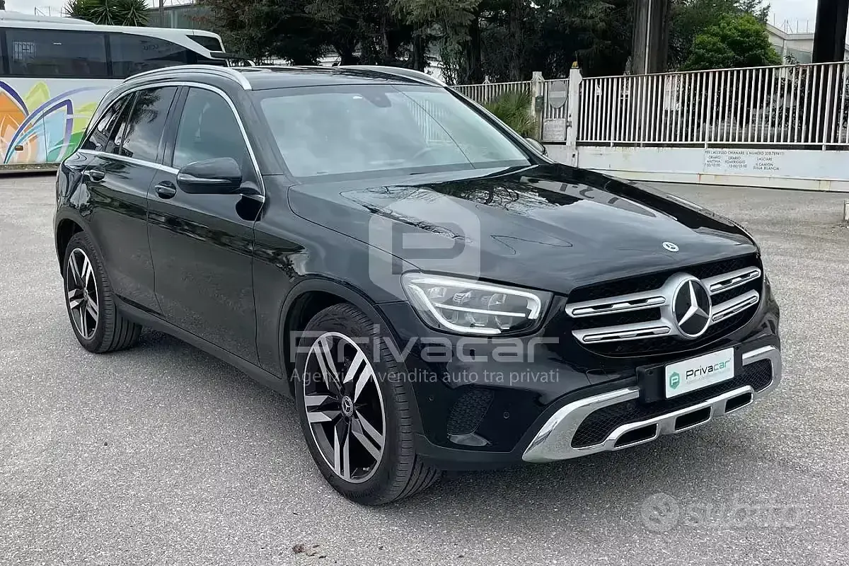 Usata Mercedes GLC200 Business 163 CV (119 kW) 2021 Nero SUV