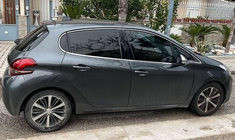 Usata Peugeot 208 Allure 75 CV (55 kW) 2018 Grigio Utilitaria