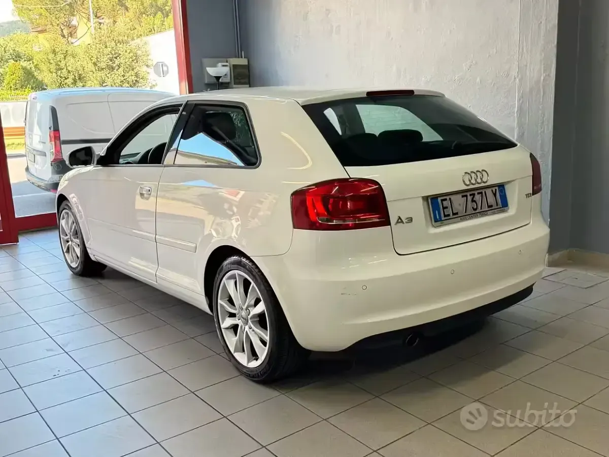 Usata Audi A3 Ambition 105 CV (77 kW) 2012 Bianco Utilitaria