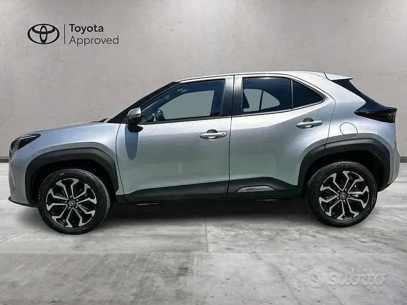 Usata Toyota Yaris Cross Trend 116 CV (85 kW) 2022 Grigio SUV