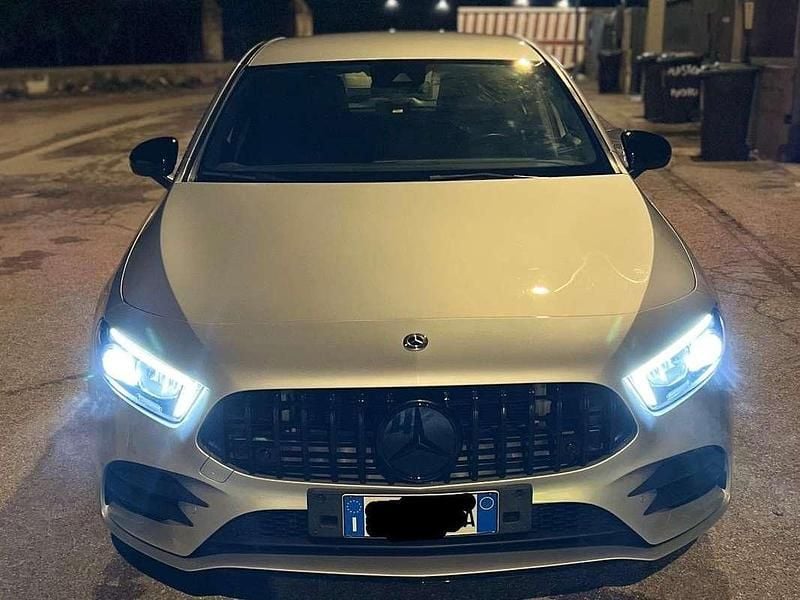 Usata Mercedes A180 Premium 116 CV (85 kW) 2019 Argento Berlina