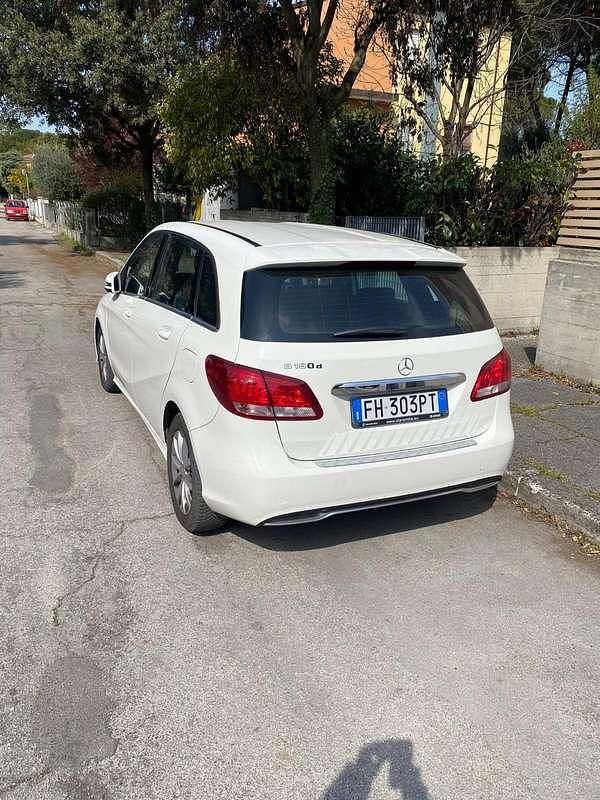 Usata Mercedes B160 Business 90 CV (66 kW) 2017 Monovolume