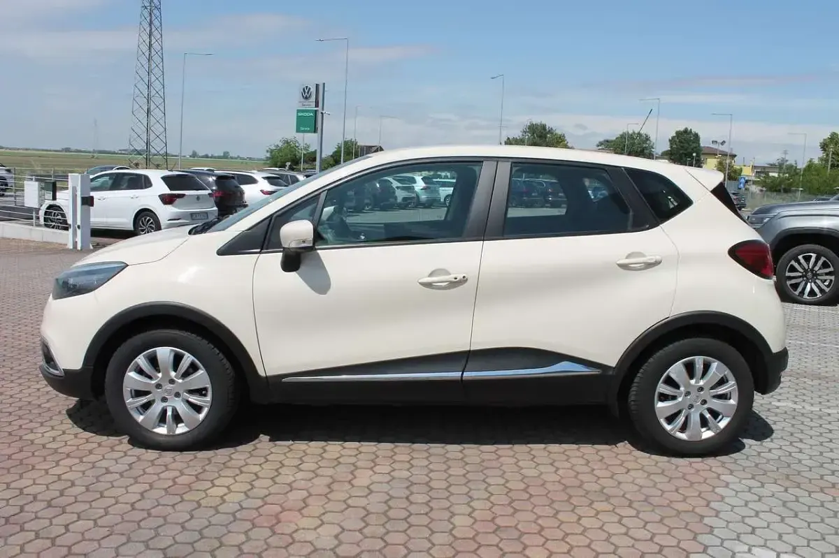 Usata Renault Captur 90 CV (66 kW) 2015 Beige SUV