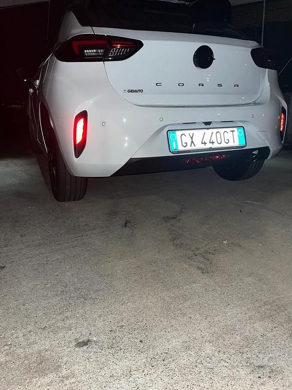 Usata Opel Corsa 101 CV (74 kW) 2024 Bianco Utilitaria