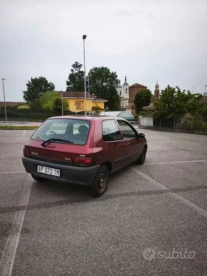 Usata Renault Clio 54 CV (39 kW) 1997 Rosso Utilitaria