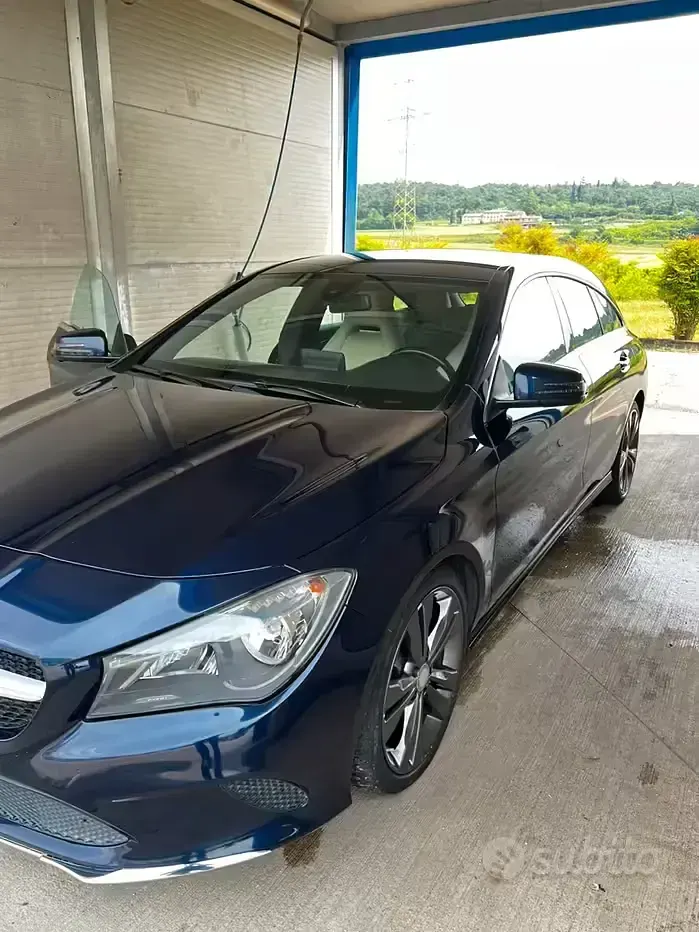 Usata Mercedes CLA180 109 CV (80 kW) 2017 Blu Berlina
