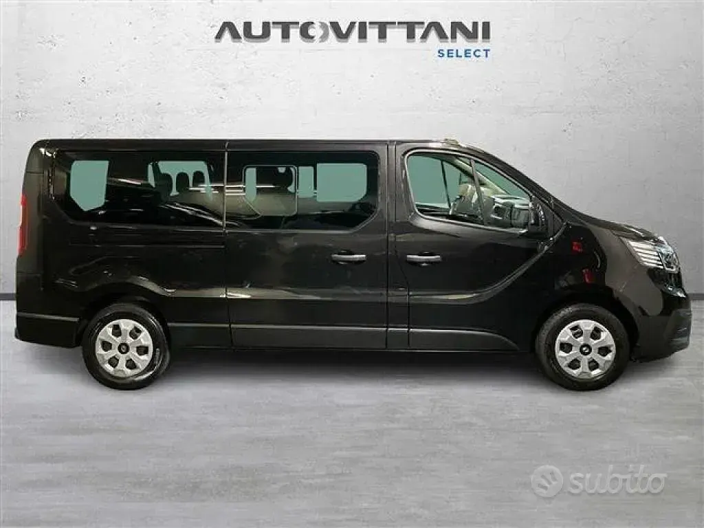 Usata Renault Trafic 150 CV (110 kW) 2024 Nero Monovolume
