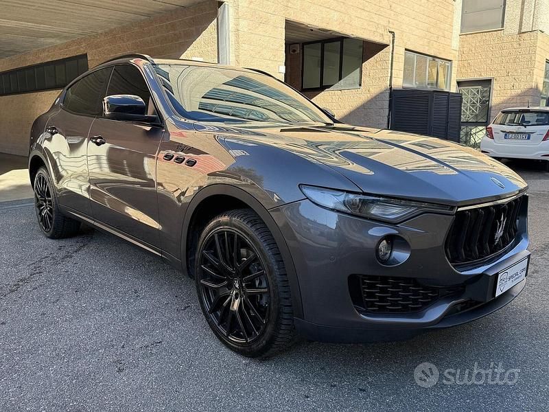 Usata Maserati Levante GranLusso 250 CV (183 kW) 2016 Grigio SUV