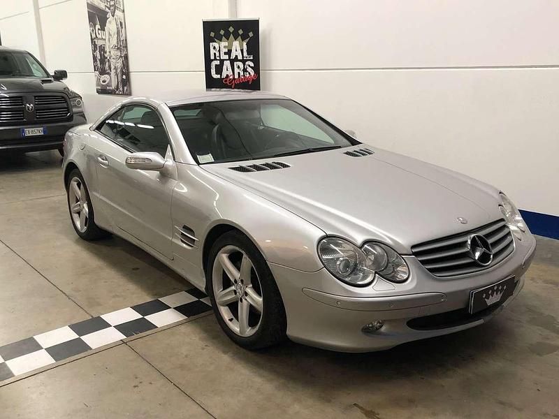 Usata Mercedes SL350 245 CV (180 kW) 2005 Argento Cabrio