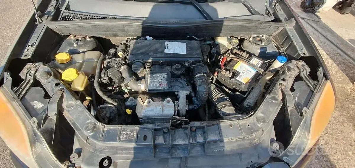 Usata Ford Fusion 68 CV (50 kW) 2007 Nero Utilitaria
