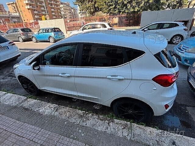 Usata Ford Fiesta Vignale 100 CV (73 kW) 2018 Bianco Berlina