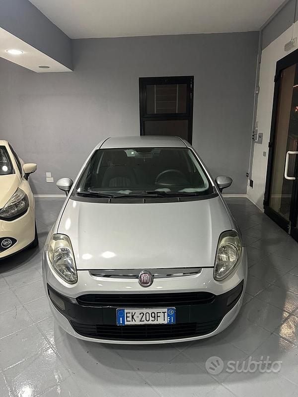 Usata Fiat Punto Evo Dynamic 69 CV (50 kW) 2012 Grigio Utilitaria