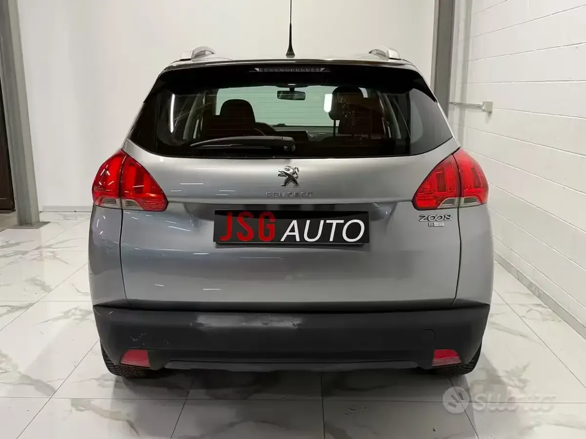 Usata Peugeot 2008 Allure 92 CV (67 kW) 2015 Grigio SUV