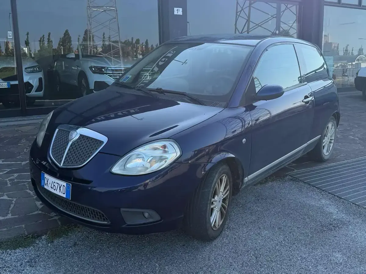 Usata Lancia Ypsilon 60 CV (44 kW) 2007 Blu/azzurro Utilitaria