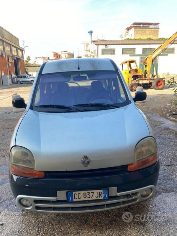 Usata Renault Kangoo 75 CV (55 kW) 2002 Grigio Monovolume