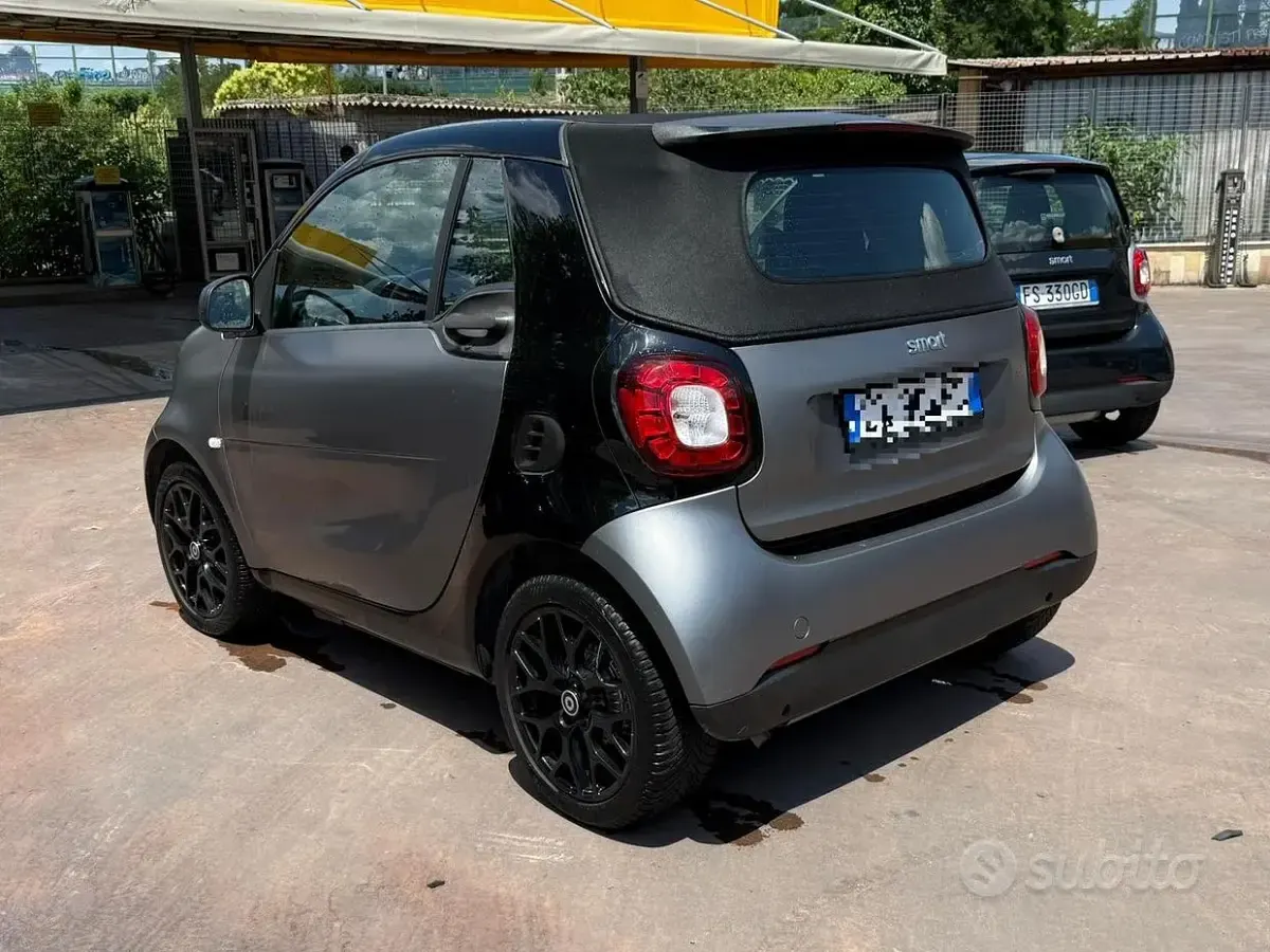 Usata Smart ForTwo Cabrio Passion 90 CV (66 kW) 2018 Grigio Cabrio