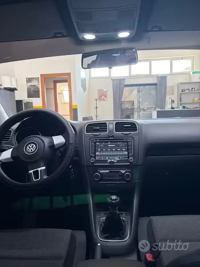 Usata VW Golf VI 105 CV (77 kW) 2010 Bianco Utilitaria