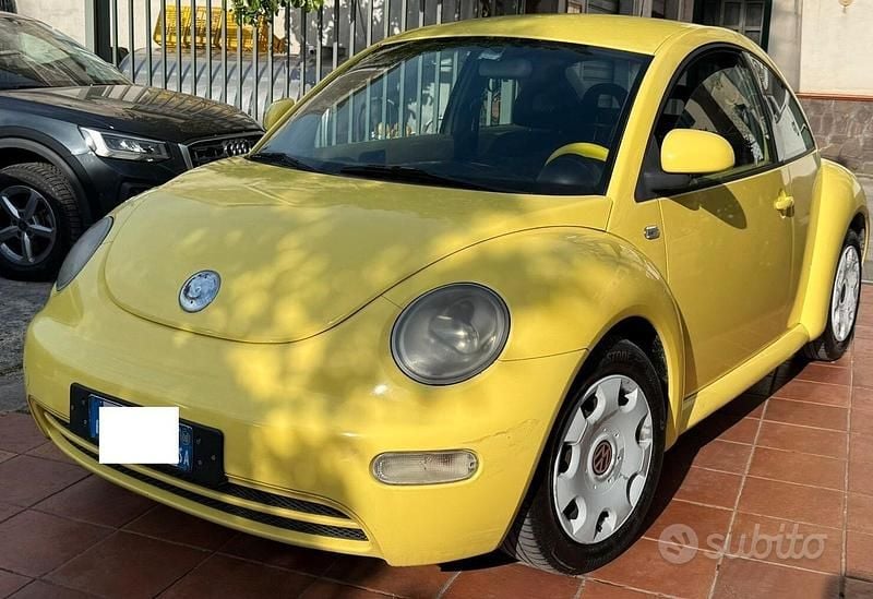Usata VW New Beetle 90 CV (66 kW) 2000 Giallo Utilitaria