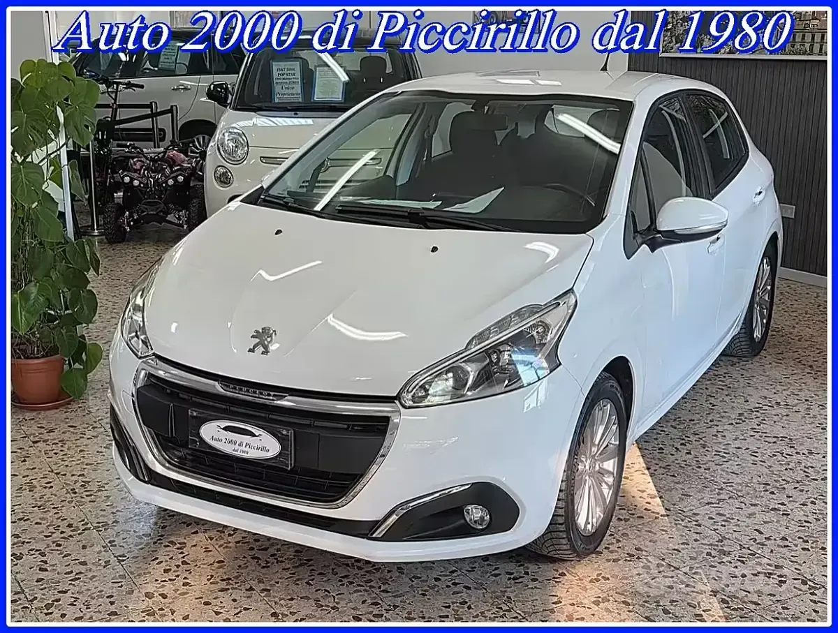 Usata Peugeot 208 82 CV (60 kW) 2018 Bianco Utilitaria