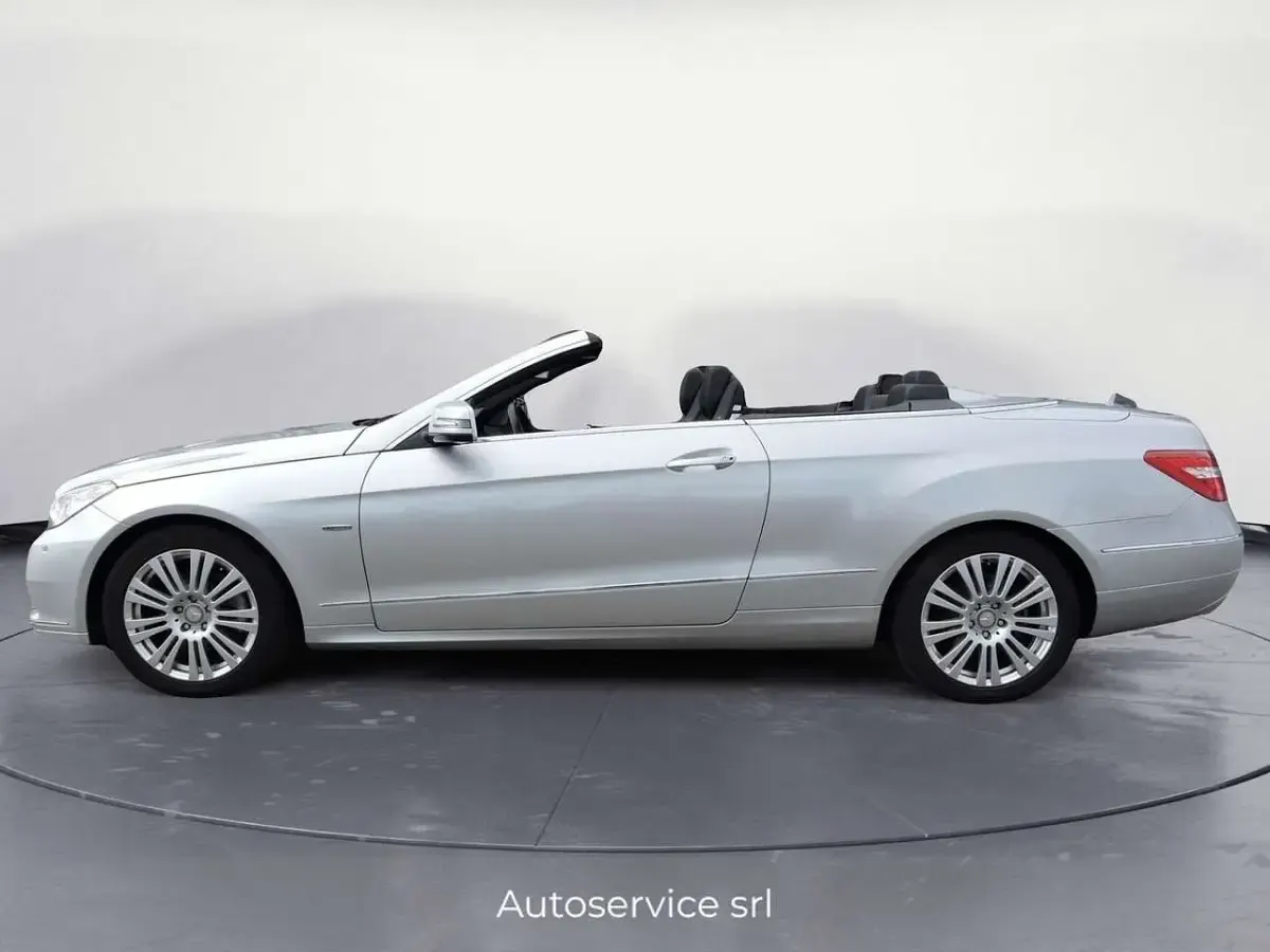 Usata Mercedes E220 170 CV (125 kW) 2012 Argento Cabrio